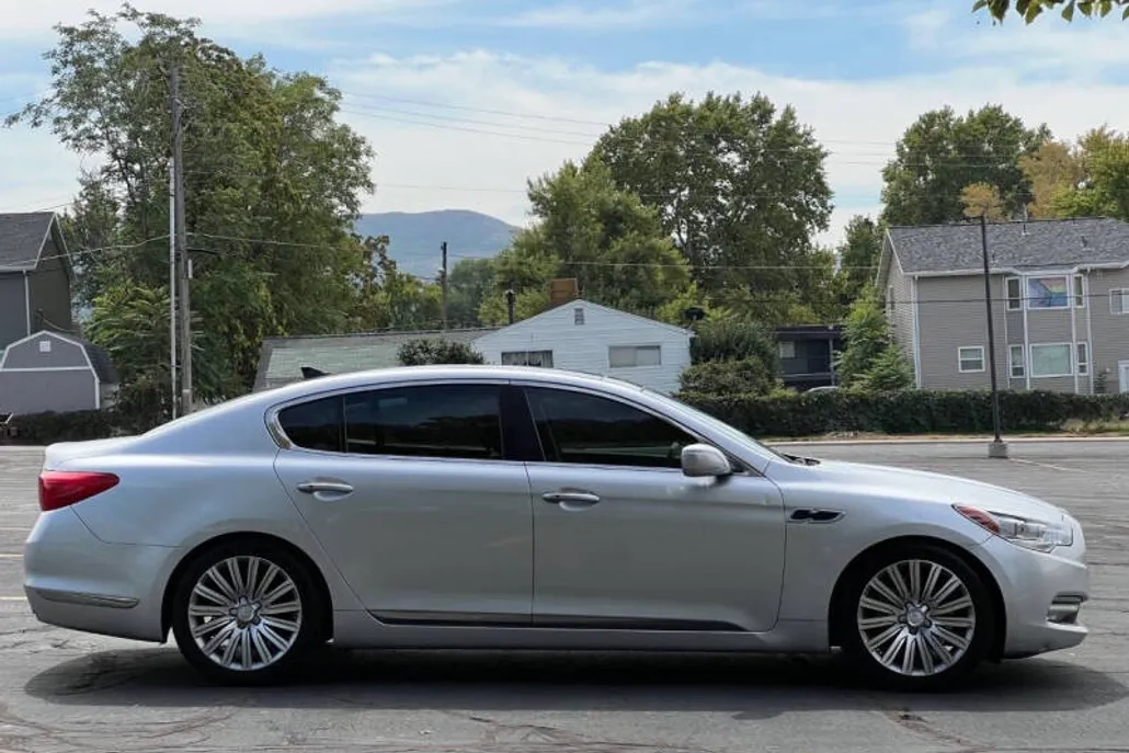 2015 Kia K900 Premium photo 1