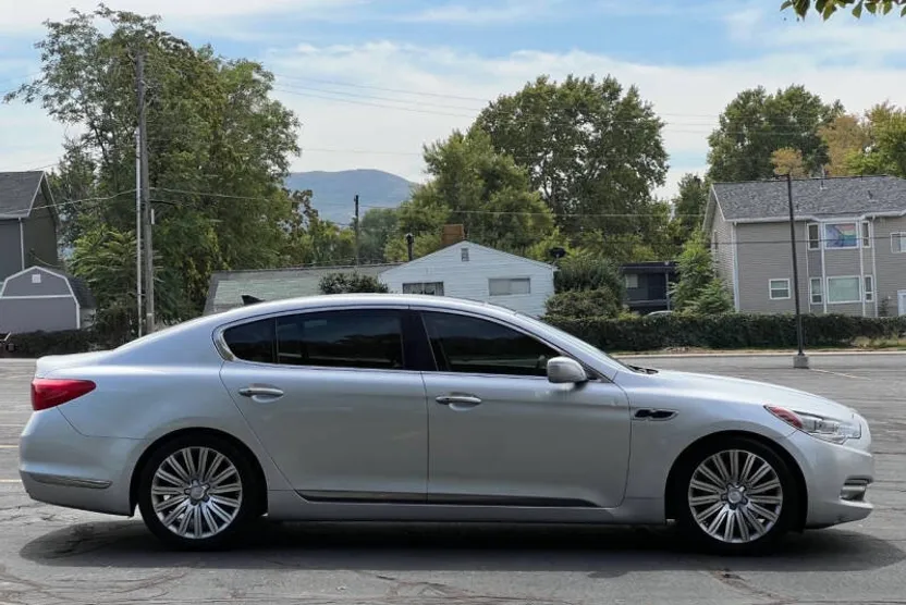 2015 Kia K900 Premium photo 1