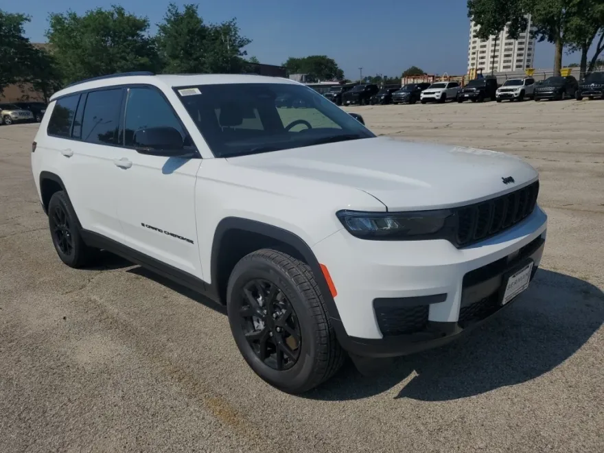 2025 Jeep Grand Cherokee Altitude X photo 1
