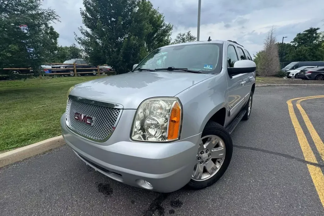 2012 Gmc Yukon SLT photo 1