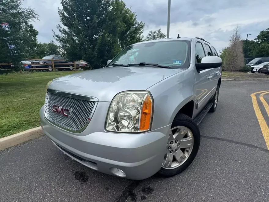 2012 Gmc Yukon SLT photo 1