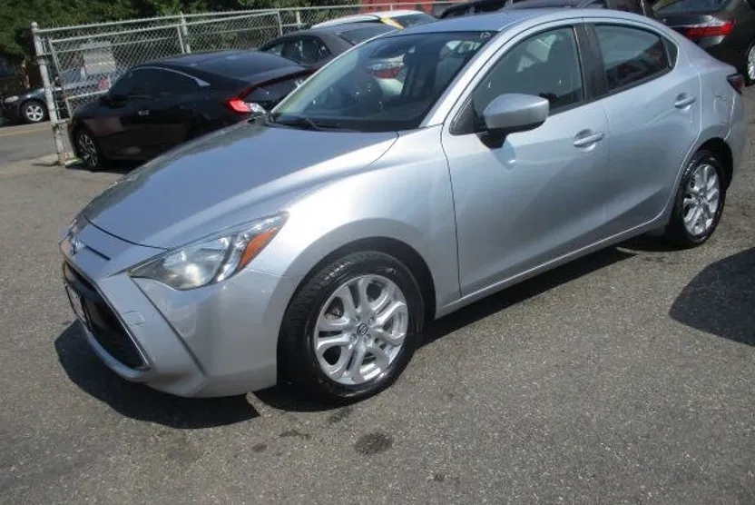 2017 Toyota Yaris iA photo 1