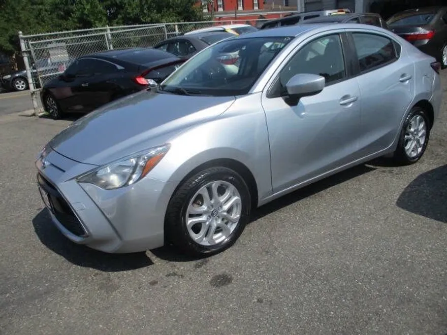 2017 Toyota Yaris iA photo 1