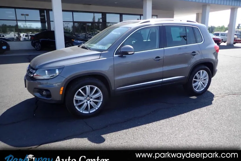 2012 Volkswagen Tiguan SE photo 1
