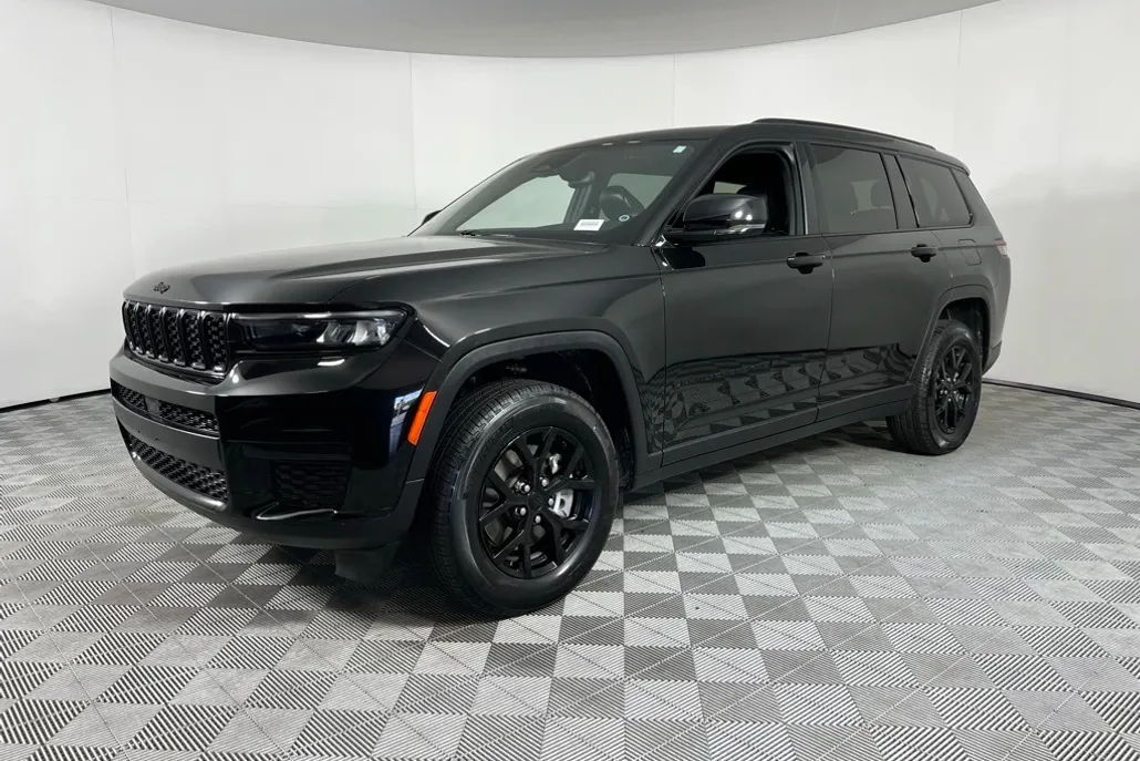 2024 Jeep Grand Cherokee Laredo photo 1