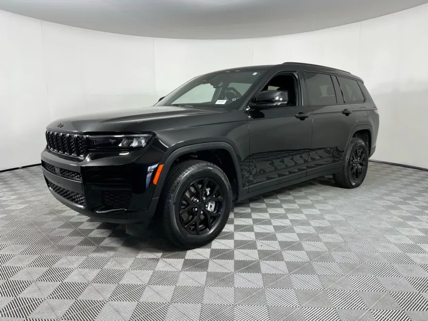 2024 Jeep Grand Cherokee Laredo photo 1
