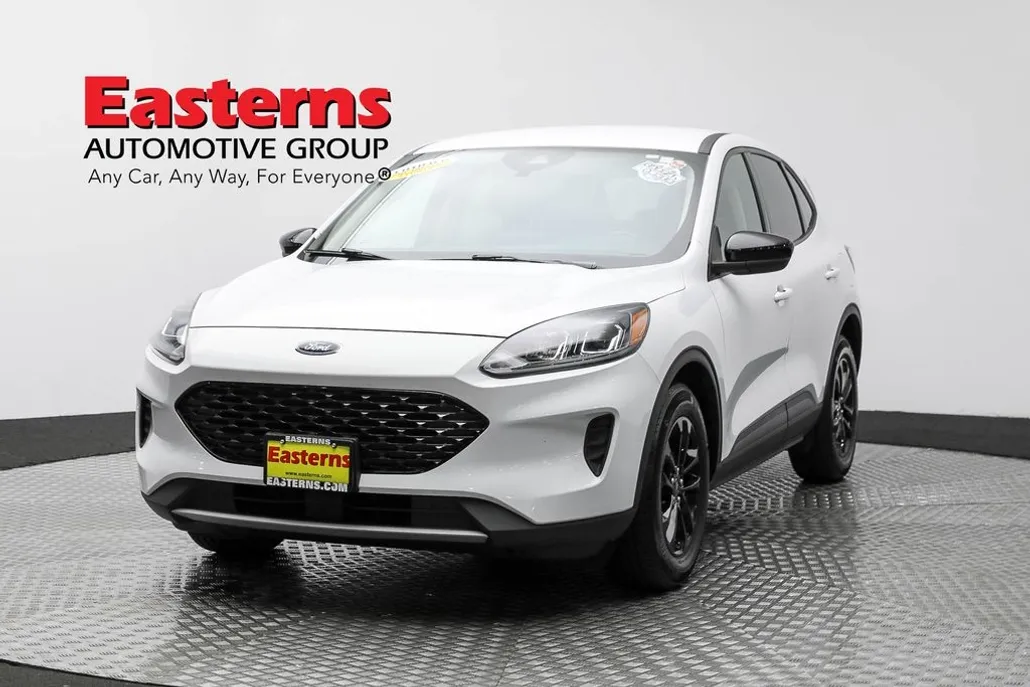2020 Ford Escape SE Sport Hybrid photo 1