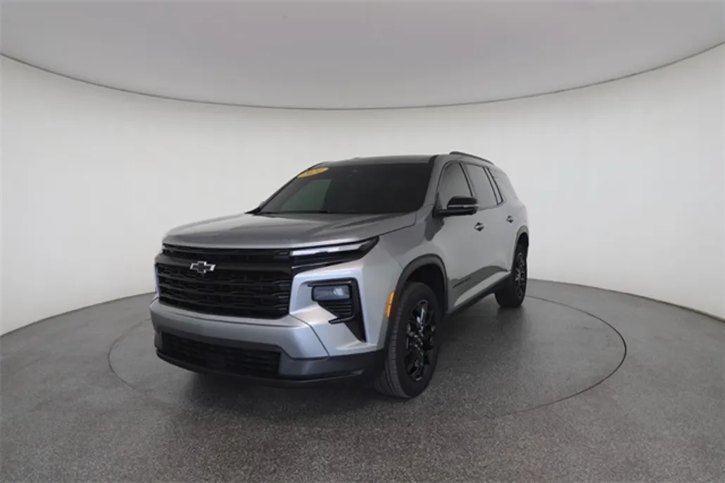 2024 Chevrolet Traverse photo 1