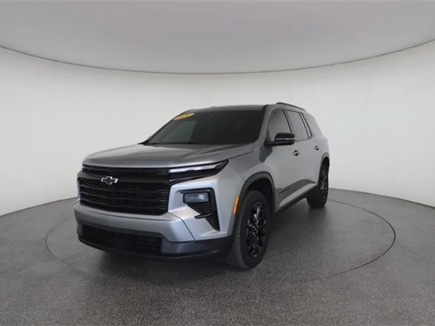 2024 Chevrolet Traverse photo 1