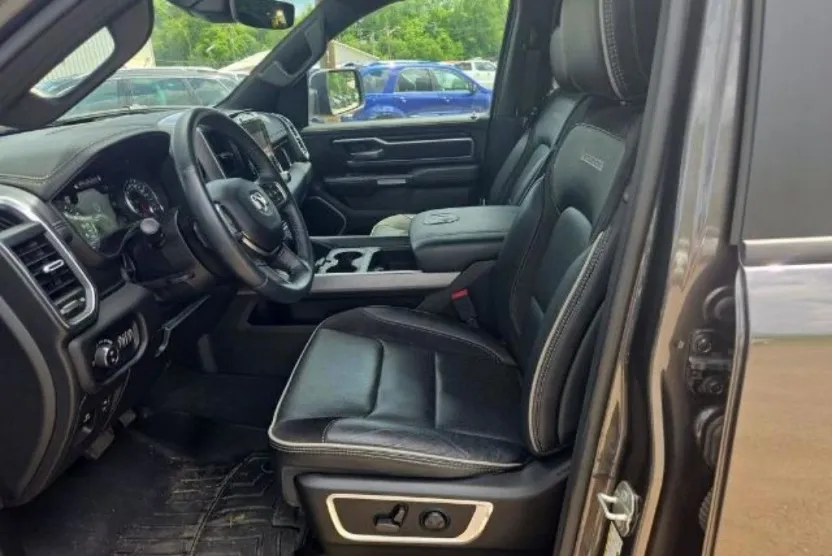 2023 Ram 1500 Laramie photo 1