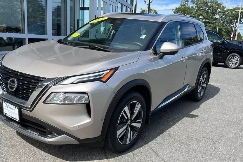 2021 Nissan Rogue Platinum AWD photo 1