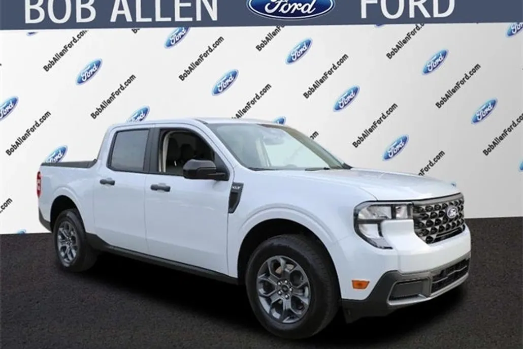 2025 Ford Maverick XLT photo 1