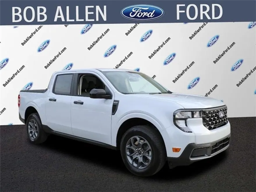 2025 Ford Maverick XLT photo 1