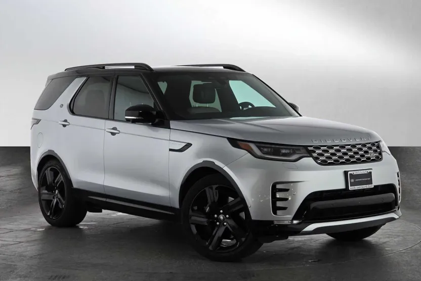 2024 Land Rover Discovery Metropolitan Edition photo 1