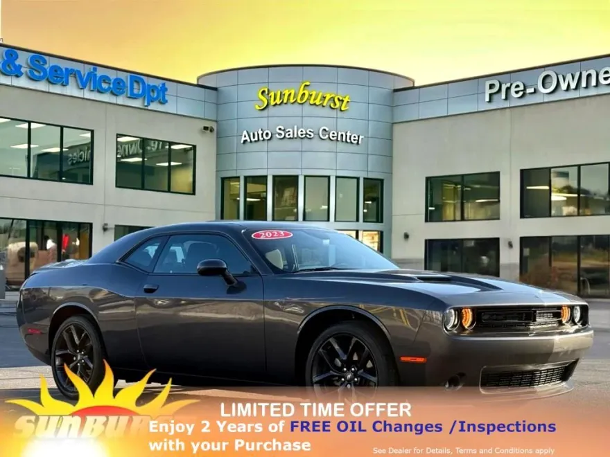 2023 Dodge Challenger SXT photo 1