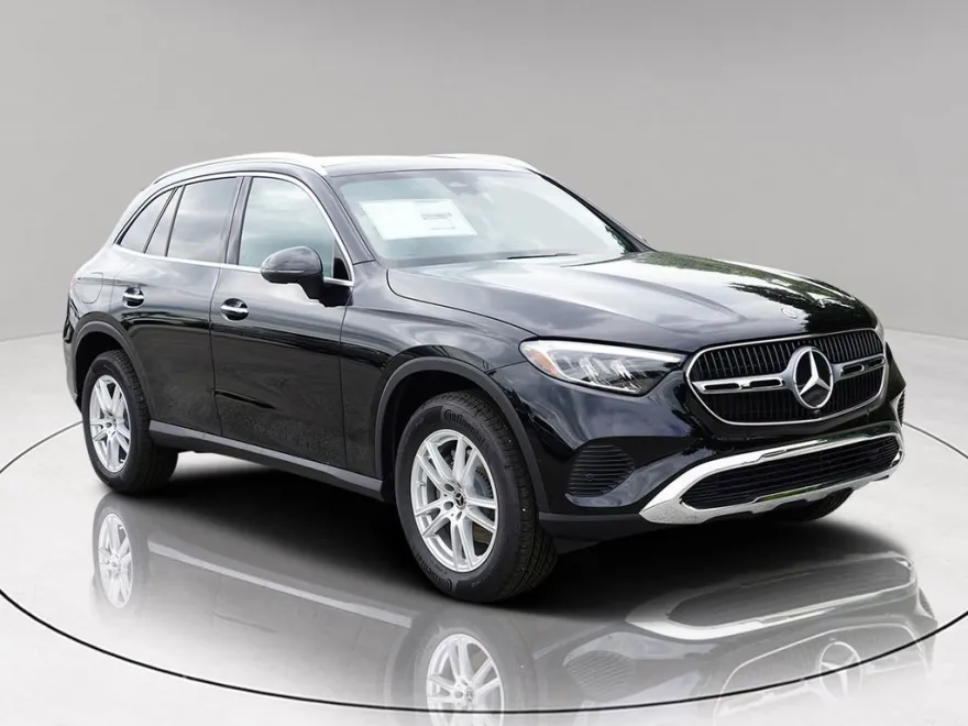 2025 Mercedes Benz GLC 300 photo 1
