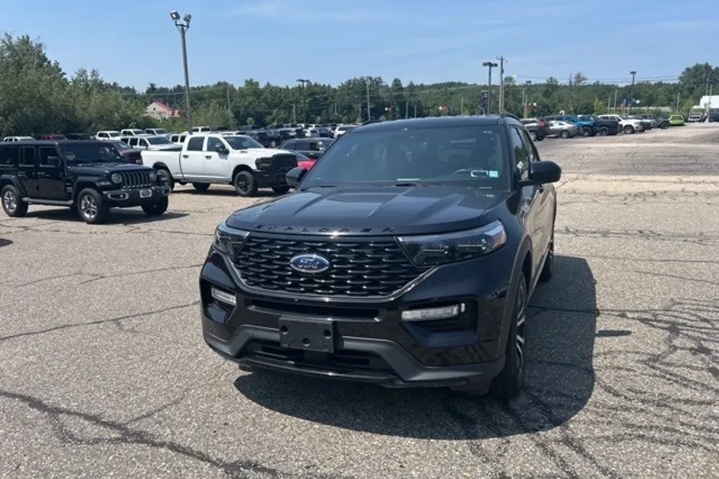 2022 Ford Explorer ST-Line photo 1