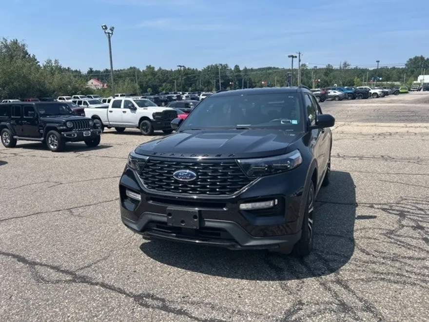 2022 Ford Explorer ST-Line photo 1
