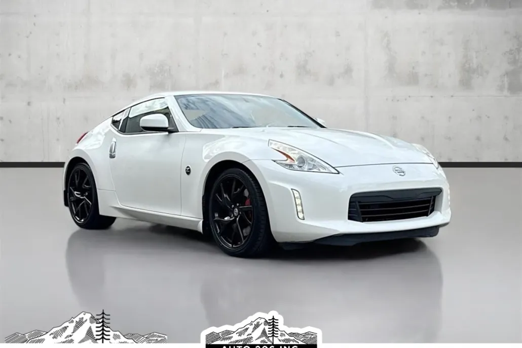 2014 Nissan 370Z Sport photo 1
