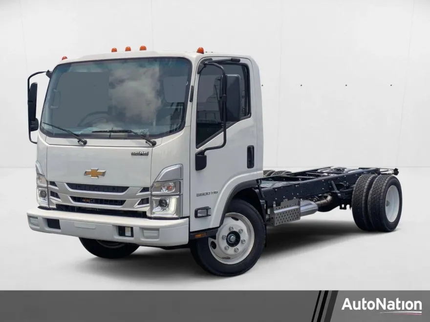 2025 Chevrolet Silverado photo 1
