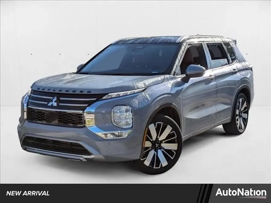2025 Mitsubishi Outlander SEL photo 1