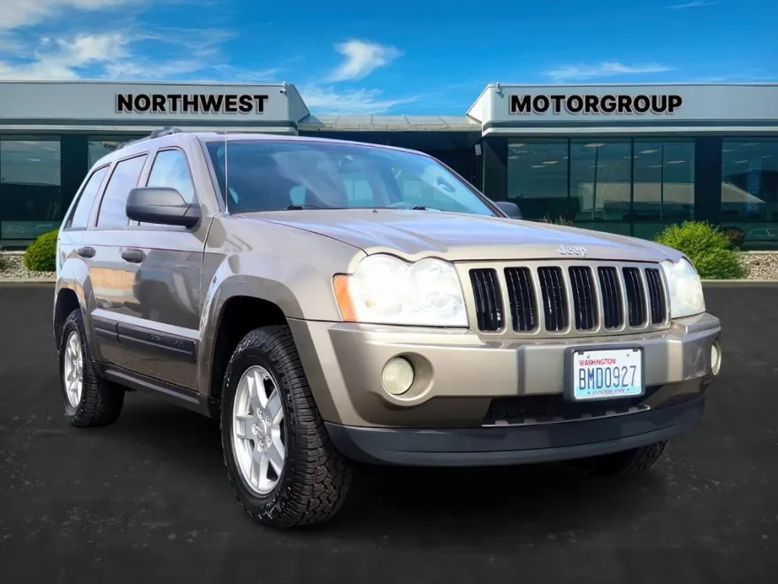 2005 Jeep Grand Cherokee Laredo photo 1