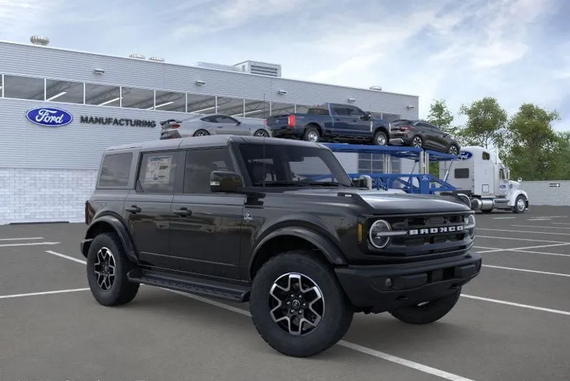 2025 Ford Bronco Outer Banks photo 1