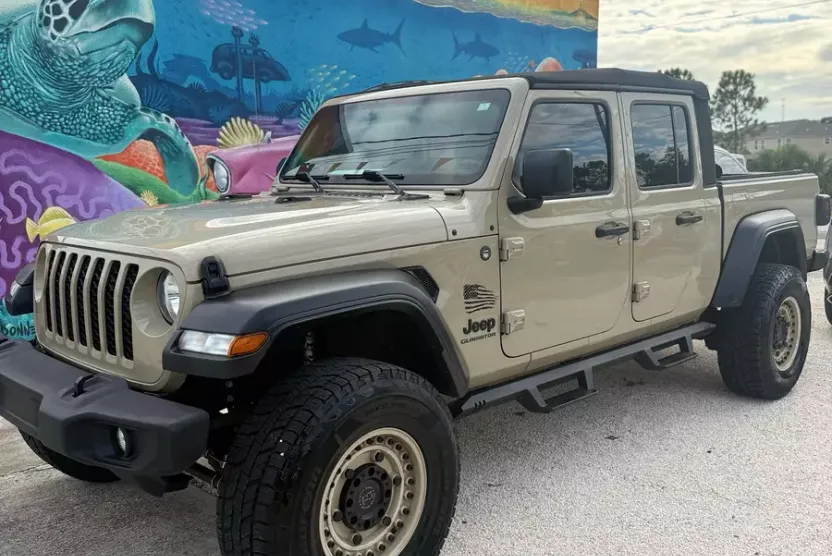 2020 Jeep Gladiator Sport S photo 1