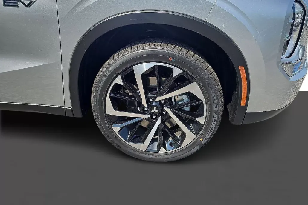 2025 Mitsubishi Outlander PHEV SE photo 1
