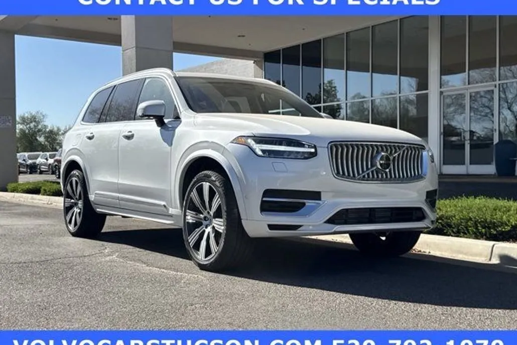 2025 Volvo XC90 T8 Plus photo 1