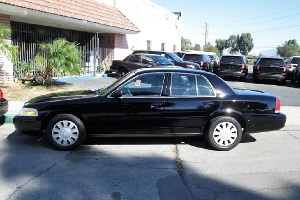 2004 Ford Crown Victoria Police Interceptor photo 1