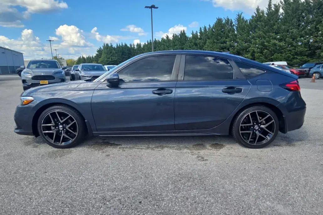 2022 Honda Civic Hatchback Sport Touring photo 1
