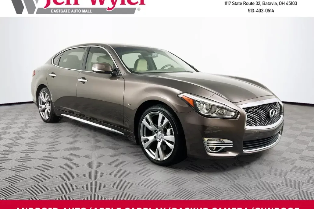 2016 Infiniti Q70L 3.7 photo 1