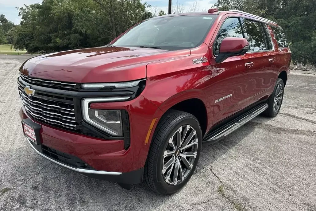 2026 Chevrolet Suburban High Country photo 1