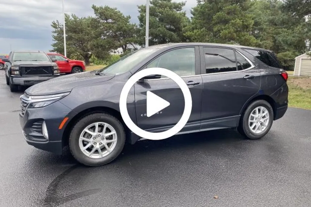 2023 Chevrolet Equinox LT photo 1