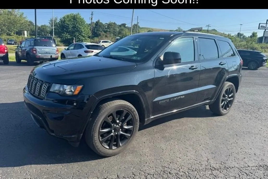 2021 Jeep Grand Cherokee Laredo X photo 1