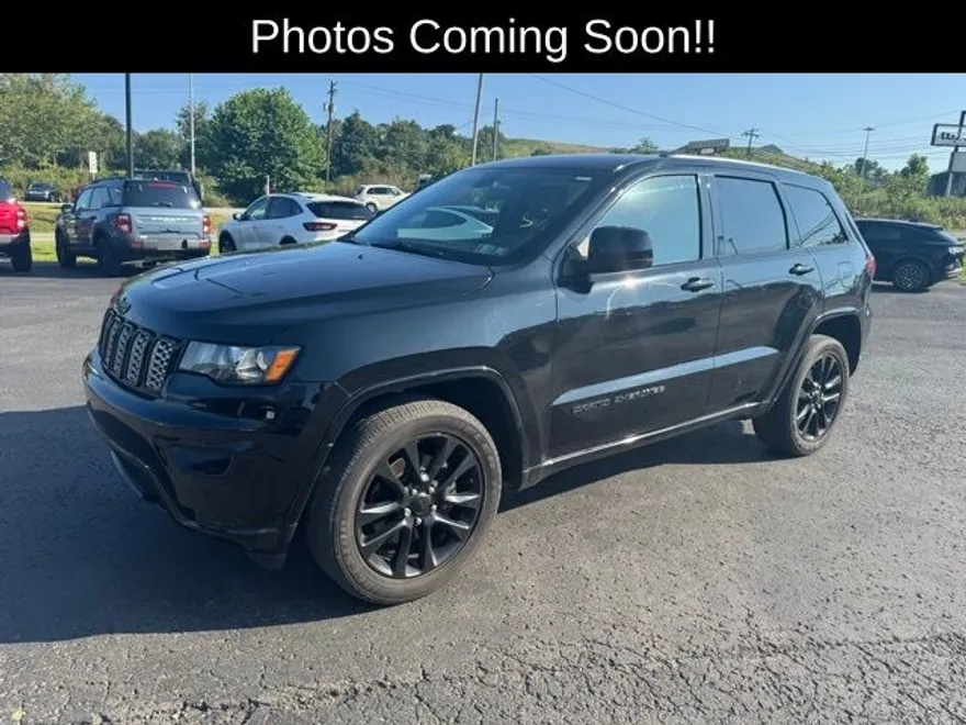 2021 Jeep Grand Cherokee Laredo X photo 1