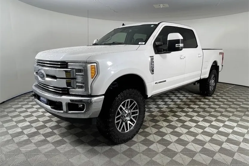 2019 Ford F-350 Lariat photo 1