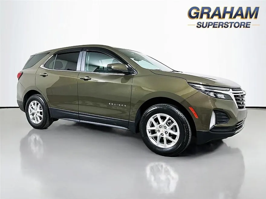 2024 Chevrolet Equinox LT photo 1
