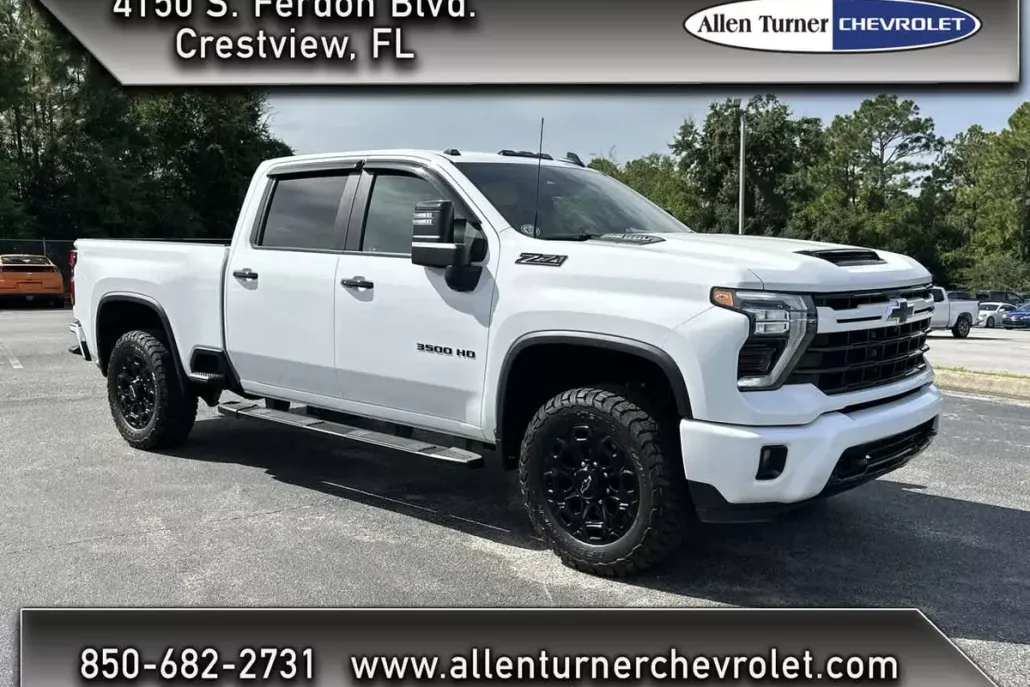 2024 Chevrolet Silverado 3500HD LT photo 1