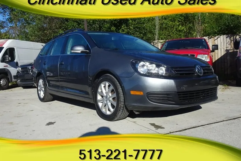 2010 Volkswagen Jetta SportWagen SE 2.5L photo 1