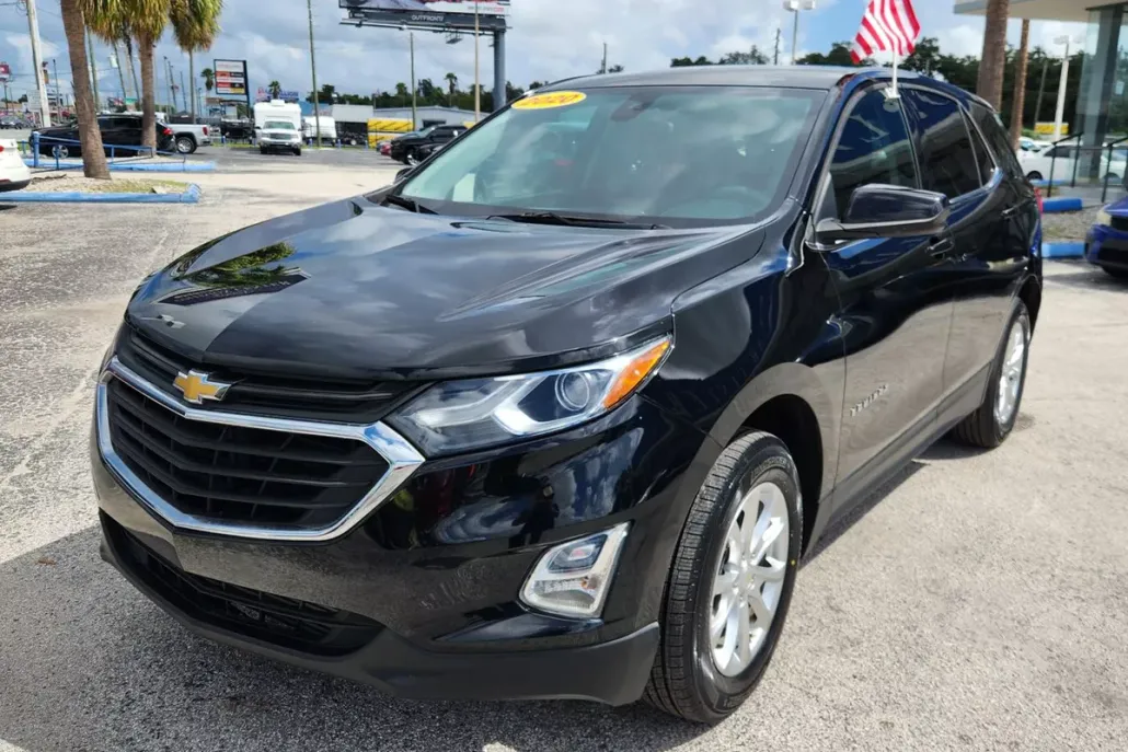 2020 Chevrolet Equinox LT photo 1