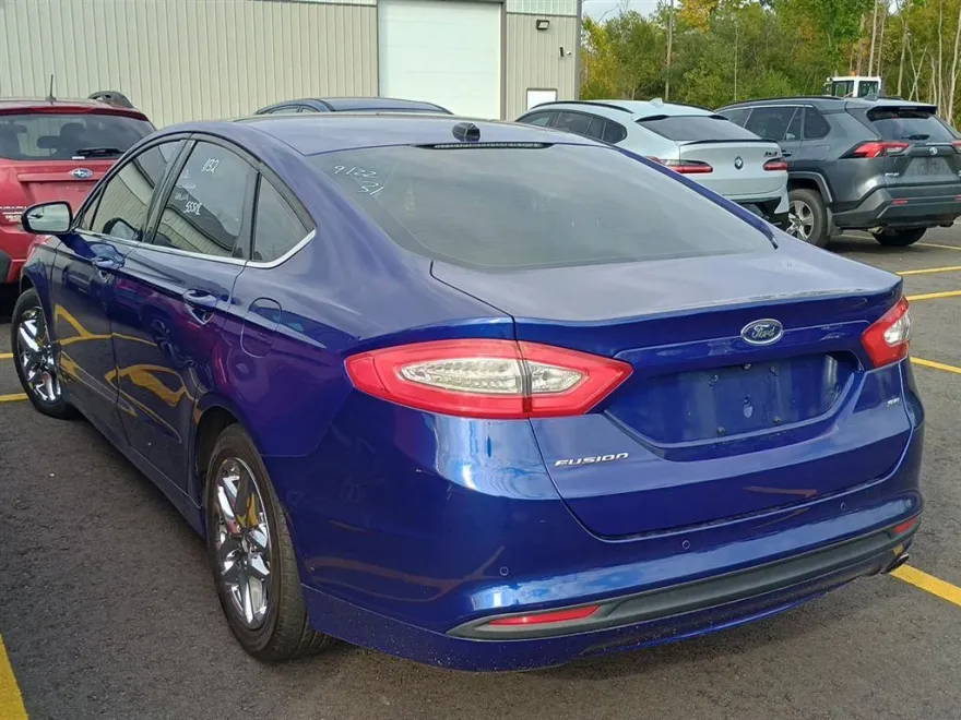 2016 Ford Fusion SE photo 1