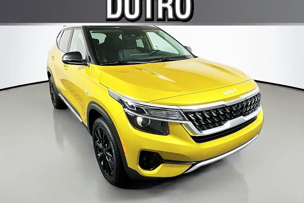 2023 Kia Seltos Nightfall Edition photo 1