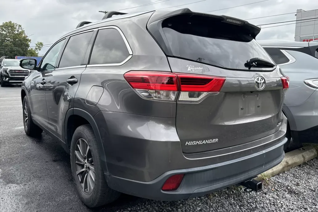 2019 Toyota Highlander XLE photo 1