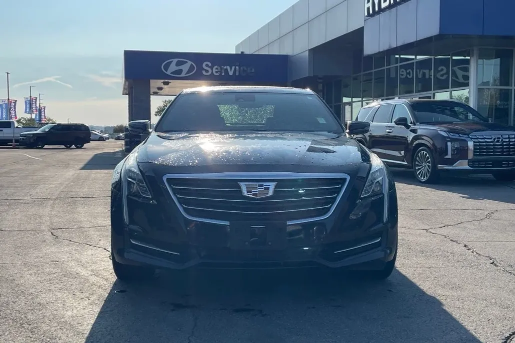 2018 Cadillac CT6 photo 1