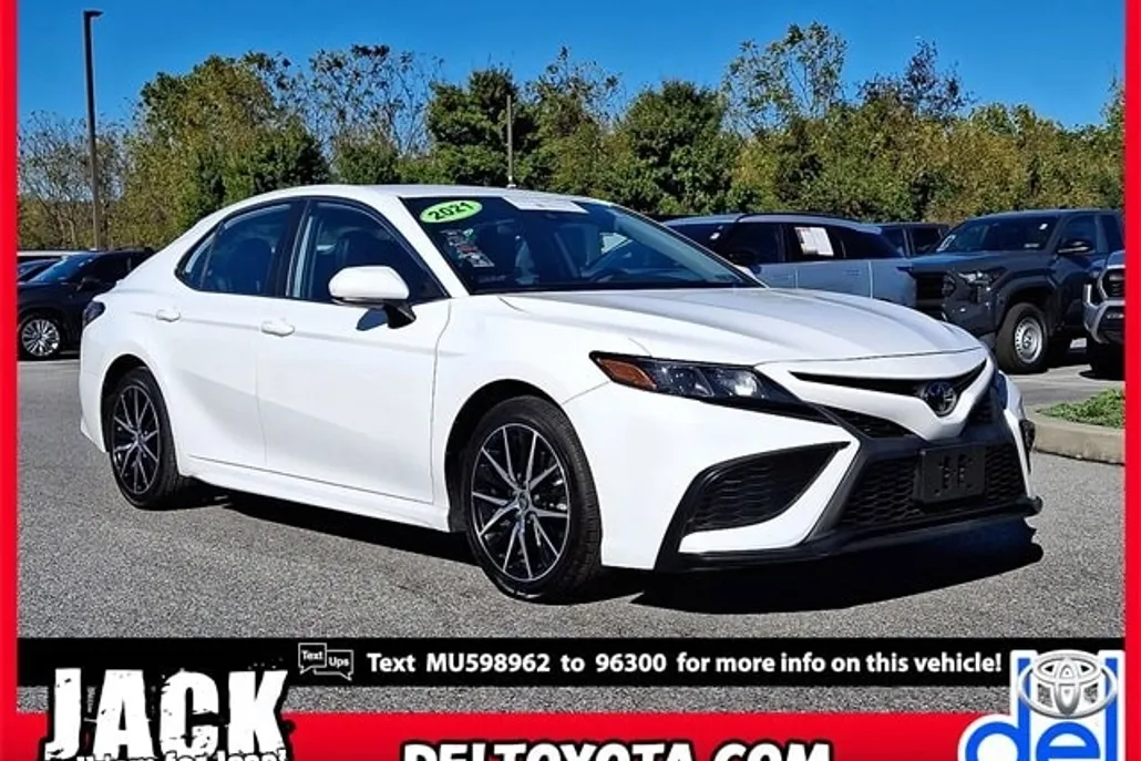 2021 Toyota Camry SE photo 1
