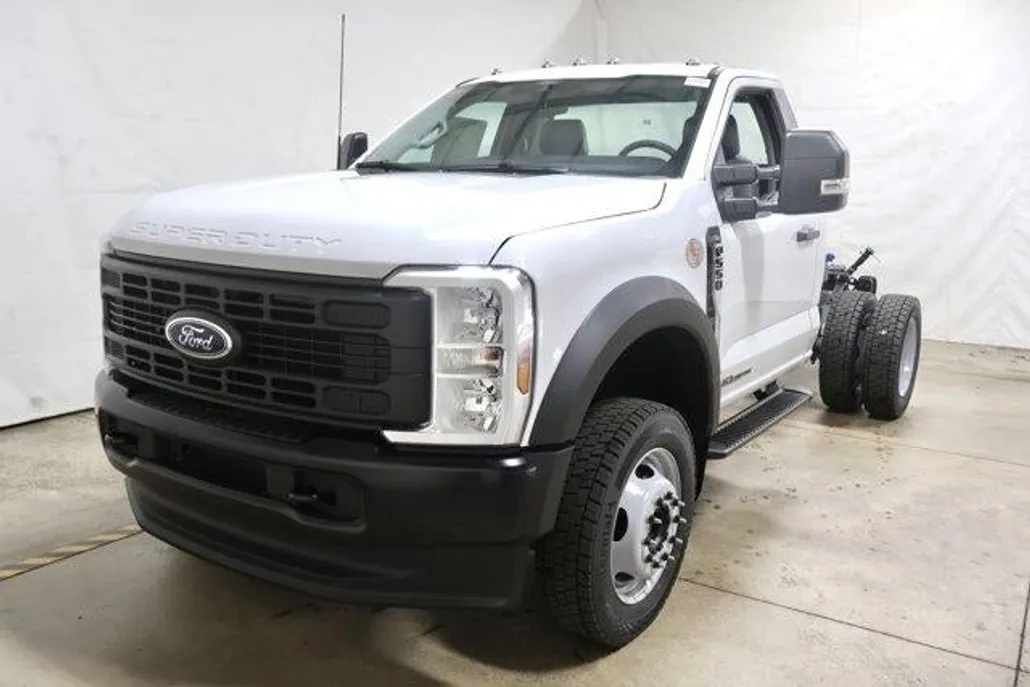 2025 Ford F-550 XL photo 1