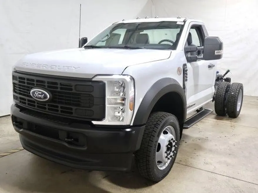 2025 Ford F-550 XL photo 1
