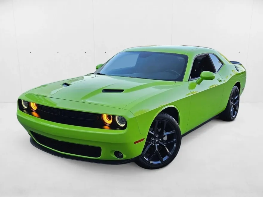 2023 Dodge Challenger SXT photo 1